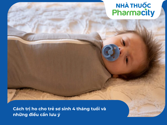 EM BÉ 3 THÁNG TUỔI NẰM SẤP TRÊN CHIẾU MỀM ĐANG HO KHẼ
