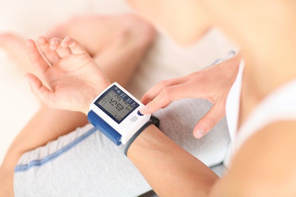 Việc thiết lập nhật ký theo dõi huyết áp tại nhà là công cụ đắc lực giúp bác sĩ đánh giá hiệu quả điều trị