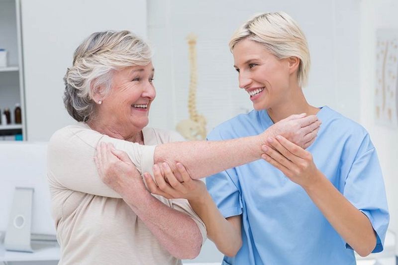 Quá trình phục hồi sau vỡ mạch máu não thường kéo dài và cần sự kiên trì 
