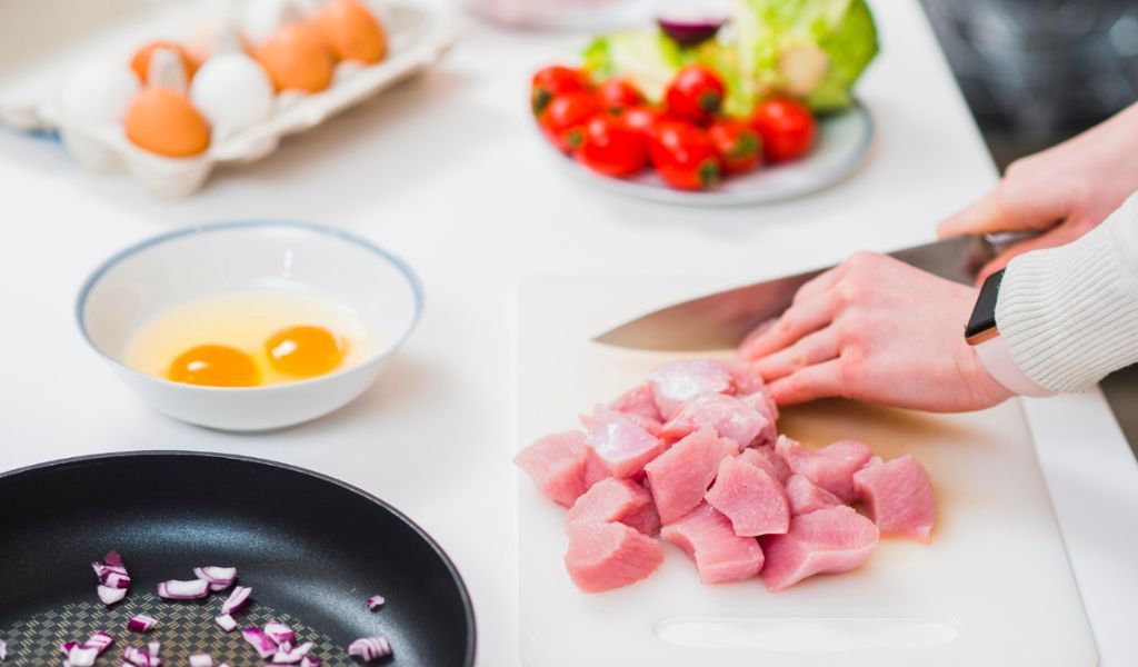 Thực phẩm mềm và thanh đạm như chuối giúp bảo vệ niêm mạc ruột khi đang bị kích ứng