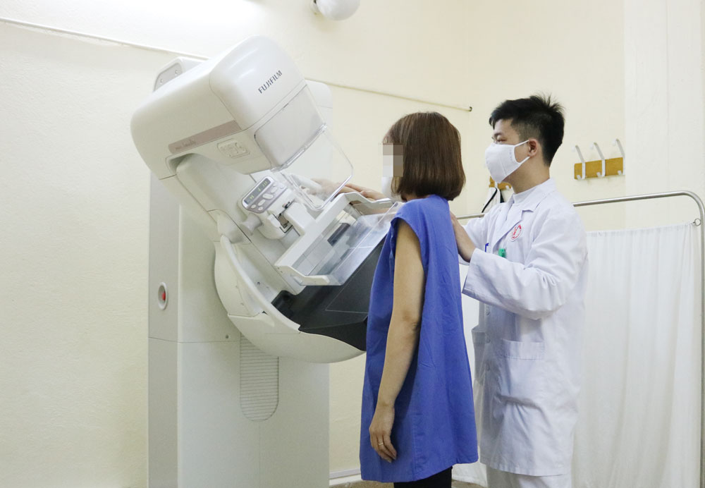Các dấu hiệu bất thường trên da vú cần được lưu tâm khi tự kiểm tra tại nhà