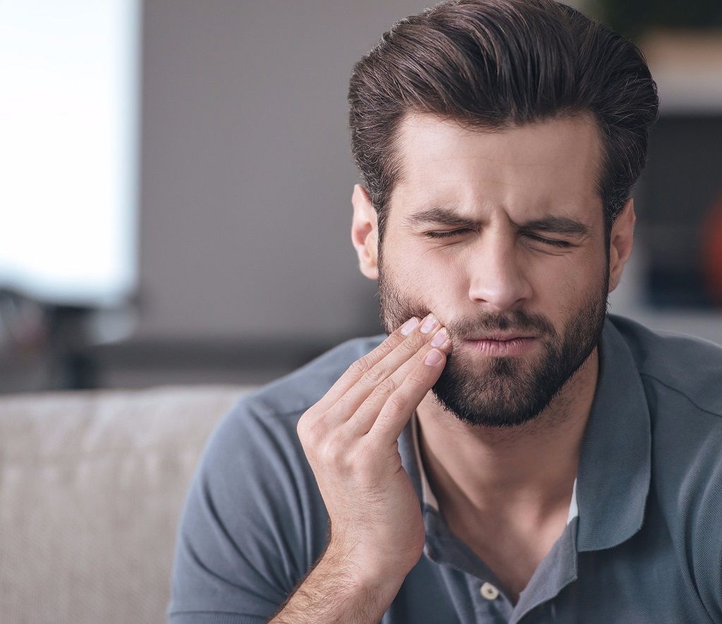 Chăm sóc răng miệng đúng cách và kiểm tra định kỳ là 'lá chắn' bảo vệ bạn khỏi ung thư 