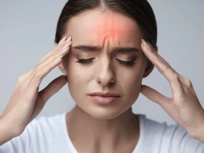 Hình minh họa tình trạng ra mồ hôi tay