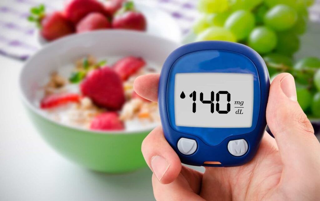 Sự kết hợp giữa dinh dưỡng khoa học và tuân thủ điều trị y khoa giúp kiểm soát mỡ máu bền vững 