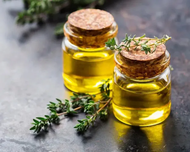 Bảo quản trong lọ kín giúp đảm bảo những điều cần lưu ý khi sử dụng xạ hương an toàn (Nguồn: Sưu tầm)