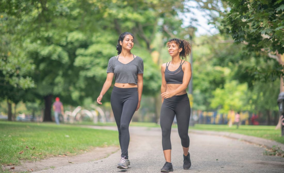 Duy trì vận động thể chất hằng ngày giúp mạch máu dẻo dai, ngăn ngừa xơ vữa hệ tuần hoàn não sau