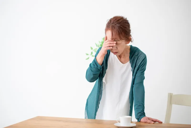 Tránh xa các thực phẩm gây kích ứng giúp niêm mạc tai giảm sưng và mau hồi phục 