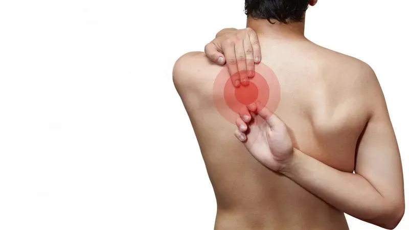 Tham khảo ý kiến chuyên gia tại Pharmacity giúp bạn nhận diện sớm các dấu hiệu bất thường của sức khỏe xương khớp 