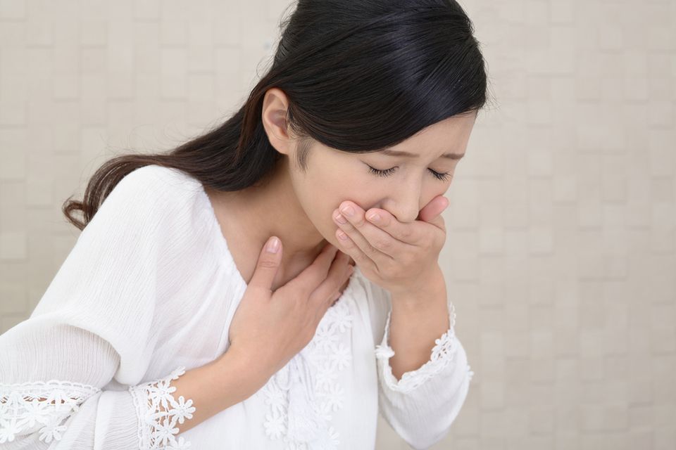 Khi thức ăn đi vào dạ dày, các hormone sẽ được kích hoạt để bài tiết dịch vị mạnh mẽ nhất 