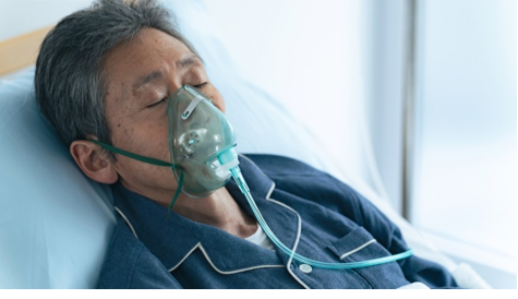 Khó thở và ho kéo dài là triệu chứng điển hình giai đoạn cuối