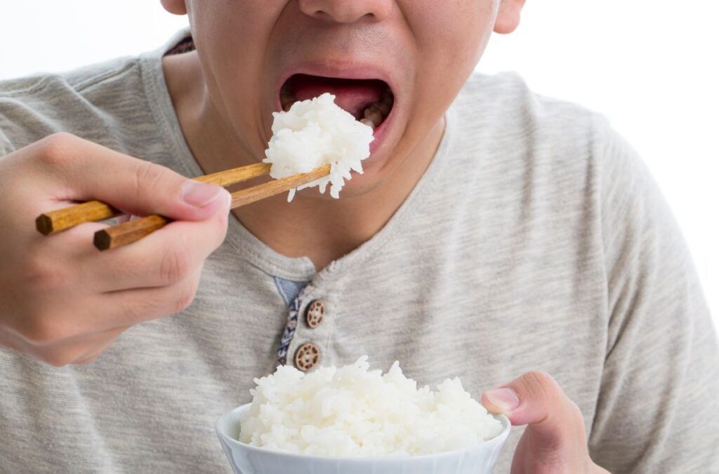 Ăn cơm có phải là nguyên nhân gây béo phì, tăng đường huyết và bệnh tiểu đường?
