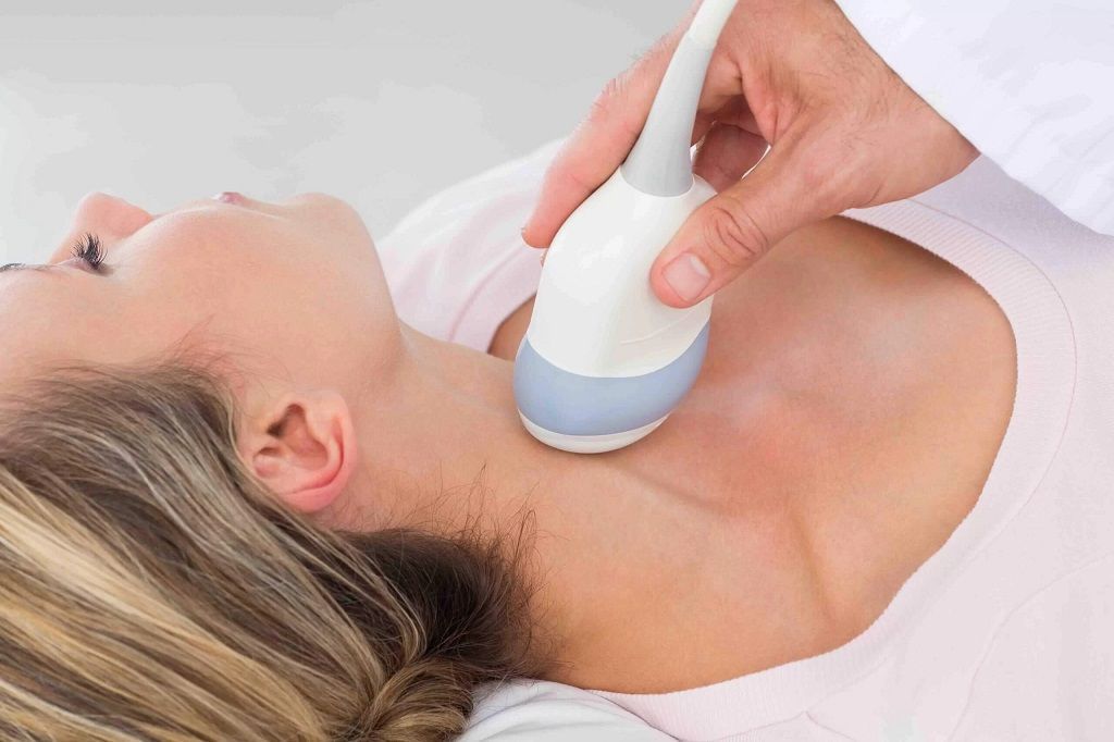 Siêu âm Doppler mạch máu là kỹ thuật cần thiết để phát hiện cục máu đông gây phù chân 