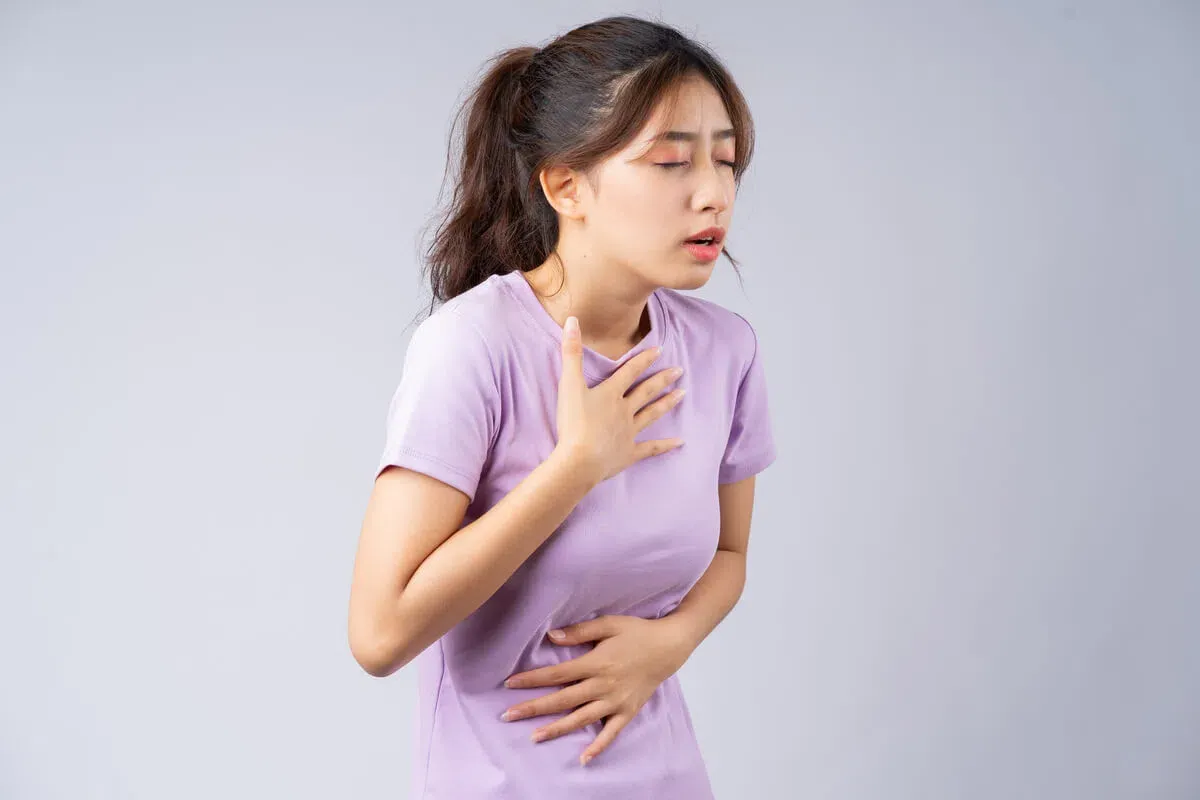 Hình minh họa triệu chứng gây khó chịu bệnh nhân có thể đến bệnh viện khám chữa bệnh