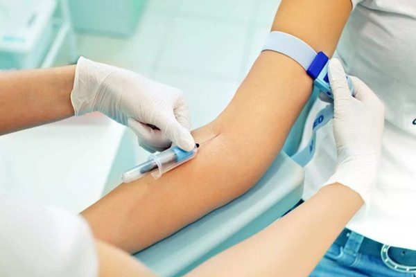 Người bệnh cần thực hiện các xét nghiệm theo dõi nếu được yêu cầu điều trị kháng sinh dài ngày